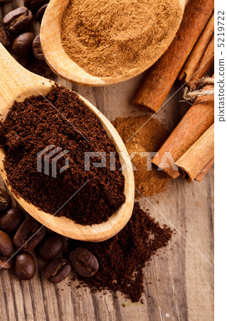 Coffee and cinnamon Coffee and cinnamon 5219722