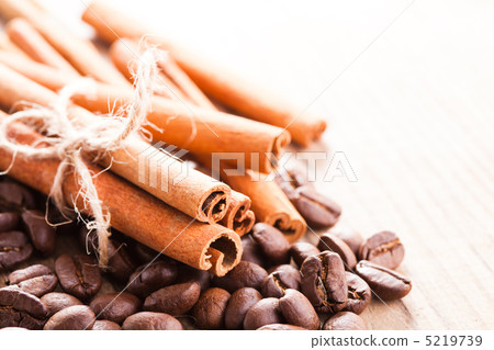 Coffee and cinnamon 5219739