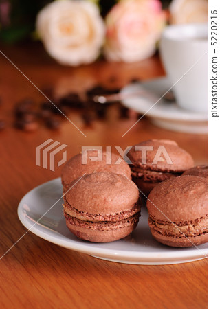 Chocolate macaroons 5220216