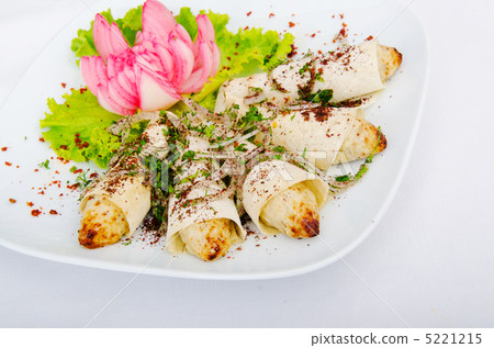 Chicken kebab in pita bread Chicken kebab in pita bread 5221215