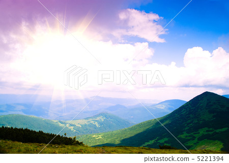 Sunrise in Carpathian mountains Sunrise in Carpathian mountains 5221394