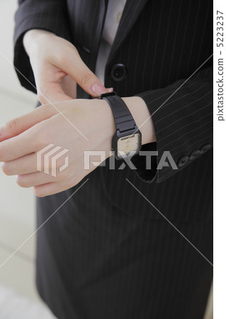 戴上手錶 5223237