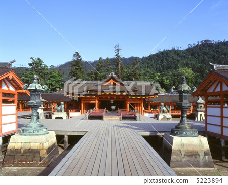 Itsukushima shrine  5223894