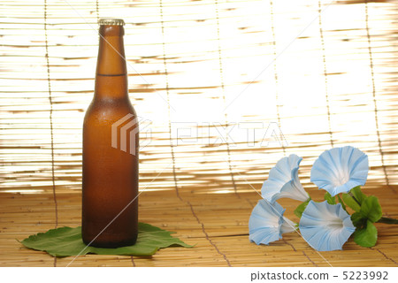 啤酒箱和牽牛花 5223992