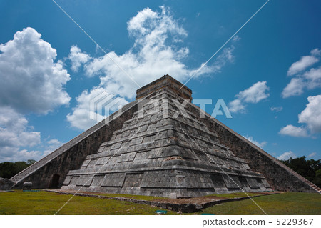 Chichen Itza Chichen Itza 5229367