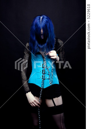 Girls play in fetish games with slavery Girls play in fetish games with slavery 5229618