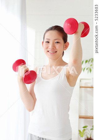 Girls with dumbbells 5233683