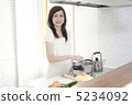 A kitchen 5234092