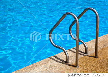 游泳池 5235103