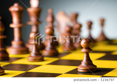 Chess concept with various pieces 5236797