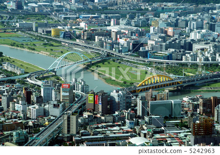 MacArthur Bridge 5242963