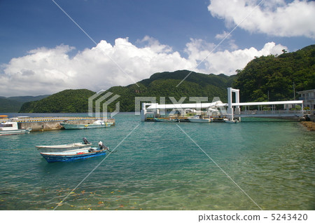 Landscape of ship port 5243420
