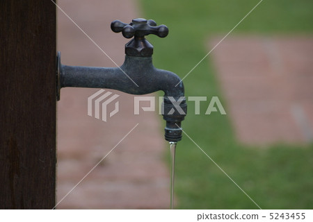一個水龍頭 5243455