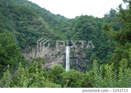 Nachi的瀑布(和歌山縣東牟婁郡Nachikatsura-cho) Nachi的瀑布(和歌山縣東牟婁郡Nachikatsura-cho) 5243713
