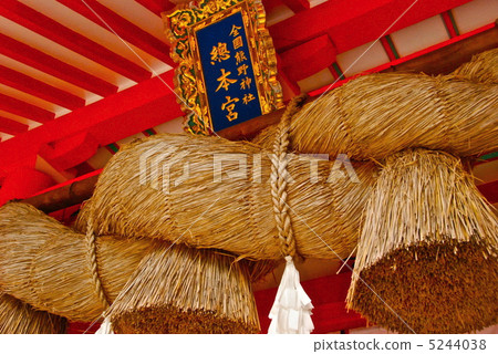 Caterpillar and forehead (Kumano Hayatake Taisha / Wakayama prefecture Shingu City Shingu Castle) 5244038