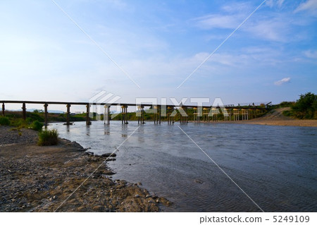 Flow Bridge Flow Bridge 5249109