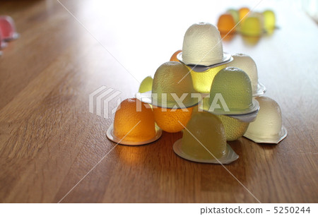 Various kinds of bite-sized fruit jellies Various kinds of bite-sized fruit jellies 5250244