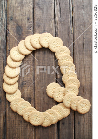 Alphabet Q made from biscuits Alphabet Q made from biscuits 5250829