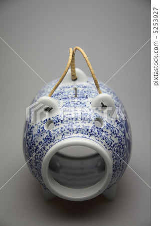 Mosquito pig 5253927