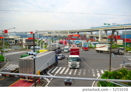 Intersection of Honmoku wharf 5255038
