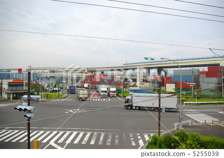 Intersection of Honmoku wharf 5255039