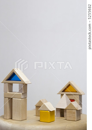 Townscape of climbing trees 5255682