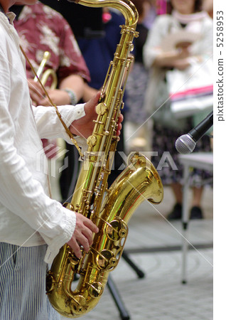 Sax playing Sax playing 5258953