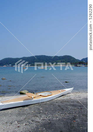 Hand made wooden kayak and the sea of Hayama Hand made wooden kayak and the sea of Hayama 5262290
