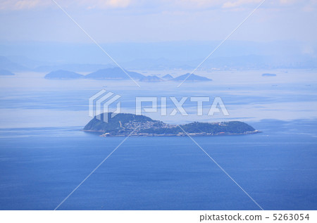 香川縣Kanonji市，漂浮在佛“Ibukijima”的“Iruko”島 5263054