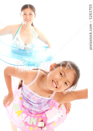 Mother girl of swimsuit with floating ring 5263705