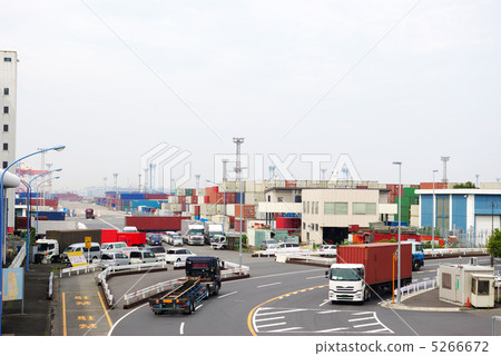 Scenery in the vicinity of entrance of D Pier in Honmoku port of Yokohama Port 5266672
