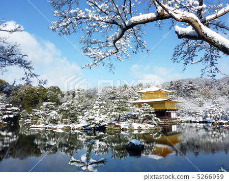 Kinkakuji Temple in the snow 5266959