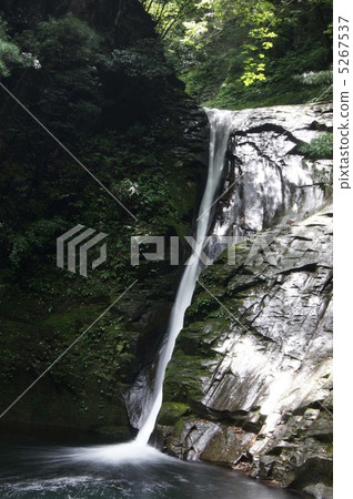 布瀑布 5267537
