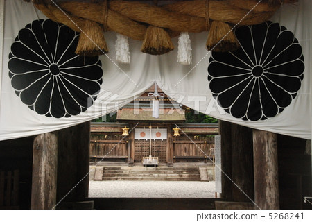 從大門看到的正殿（熊野神社/和歌山縣田邊神社主神社） 5268241