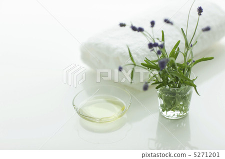 薰衣草花和芳香油 薰衣草花和芳香油 5271201