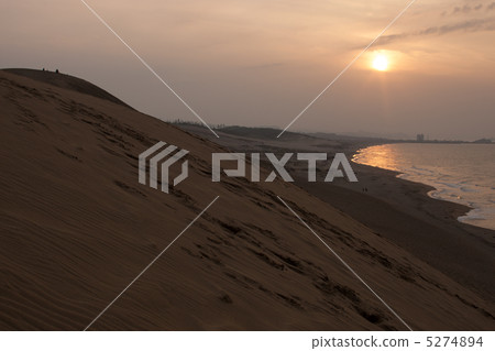 Dusk of Tottori sand dunes 5274894
