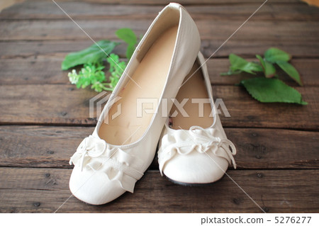 白色荷葉邊絲帶芭蕾舞鞋初中鞋 5276277