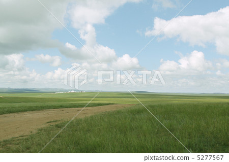 Path of the grassland and Pao 5277567