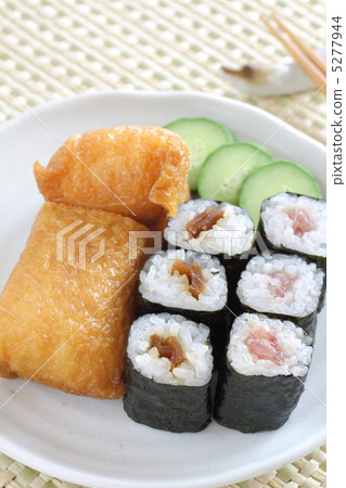 Nori wrapping and nothing 5277944