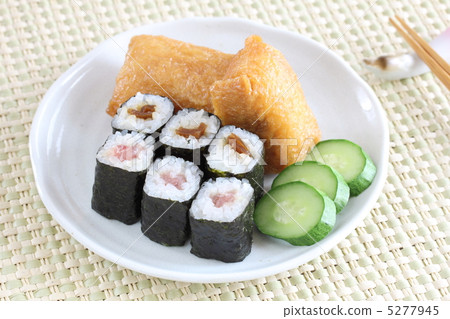 Nori wrapping and nothing 5277945