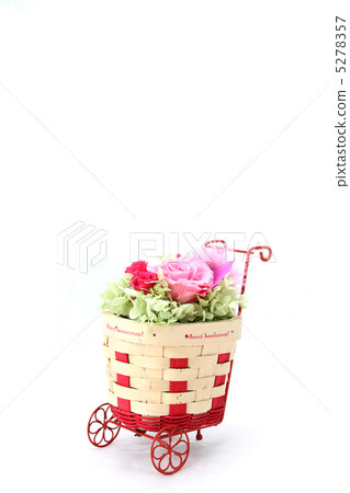 保鮮插花（玫瑰·繡球花·胡椒漿果+花籃） 5278357