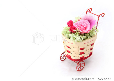 保鮮插花(玫瑰·繡球花·胡椒漿果+花籃) 保鮮插花(玫瑰·繡球花·胡椒漿果+花籃) 5278368