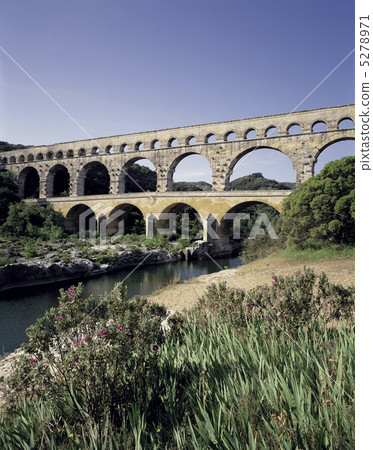 Pont du Gard的渡槽 5278971
