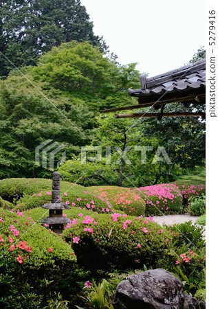 Shishido的小月和石燈籠 5279416