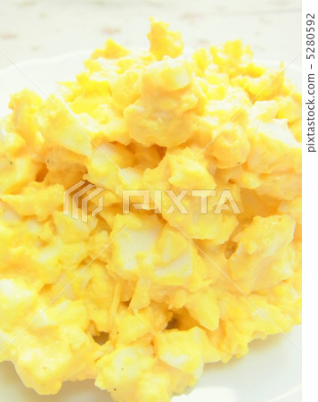 煮雞蛋和調味料混合 5280592