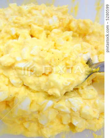 煮雞蛋和調味料混合 5280599