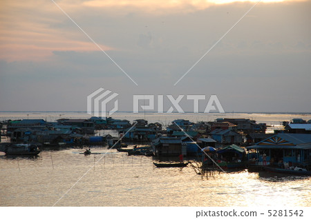 Tonle Sap Lake Tonle Sap Lake 5281542