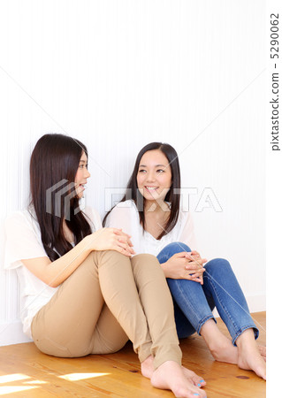 Two women Two women 5290062