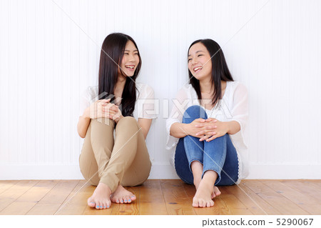 Two women Two women 5290067