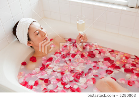 Bathroom ladies 5290808